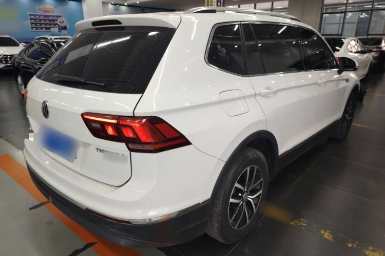 Used Volkswagen Tiguan L 2018 280TSI Automatic Two-Wheel Drive Comfort Edition Rear Right 45 Deg