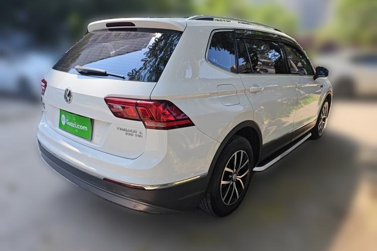 Used Volkswagen Tiguan L 2018 330TSI Automatic Two-Wheel Drive Luxury Edition Rear Right 45 Deg