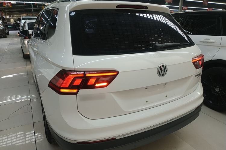 Used Volkswagen Tiguan L 2018 330TSI Automatic Two-Wheel Drive Luxury Edition Rear