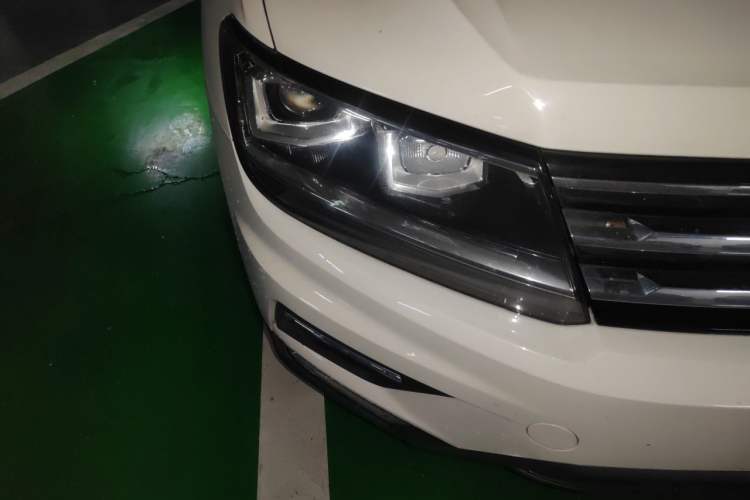 Used Volkswagen Tiguan L 2018 330TSI Automatic Two-Wheel Drive Luxury Edition Right Front Headlight