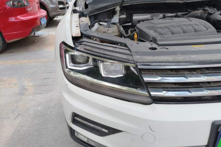Used Volkswagen Tiguan L 2018 330TSI Automatic Two-Wheel Drive Luxury Edition Right Front Headlight