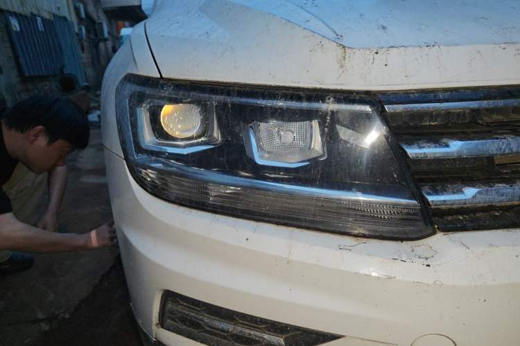 Used Volkswagen Tiguan L 2018 330TSI Automatic Two-Wheel Drive Luxury Edition Right Front Headlight