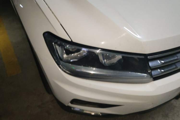 Used Volkswagen Tiguan L 2018 280TSI Automatic Two-Wheel Drive Comfort Edition Right Front Headlight