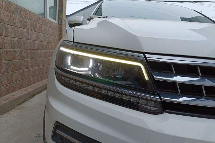 Used Volkswagen Tiguan L 2018 330TSI Automatic Two-Wheel Drive Flagship Edition Right Front Headlight