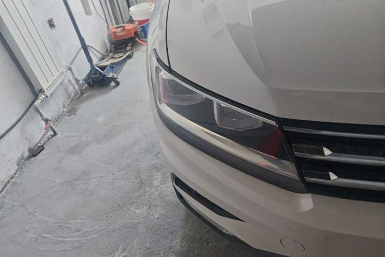 Used Volkswagen Tiguan L 2018 330TSI Automatic Two-Wheel Drive Luxury Edition Right Front Headlight