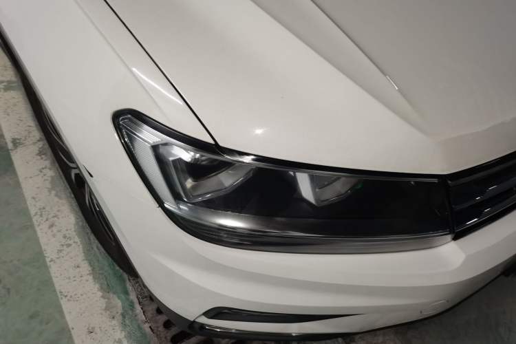 Used Volkswagen Tiguan L 2018 330TSI Automatic Two-Wheel Drive Luxury Edition Right Front Headlight
