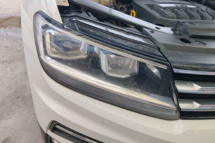Used Volkswagen Tiguan L 2018 330TSI Automatic Two-Wheel Drive Luxury Edition Right Front Headlight