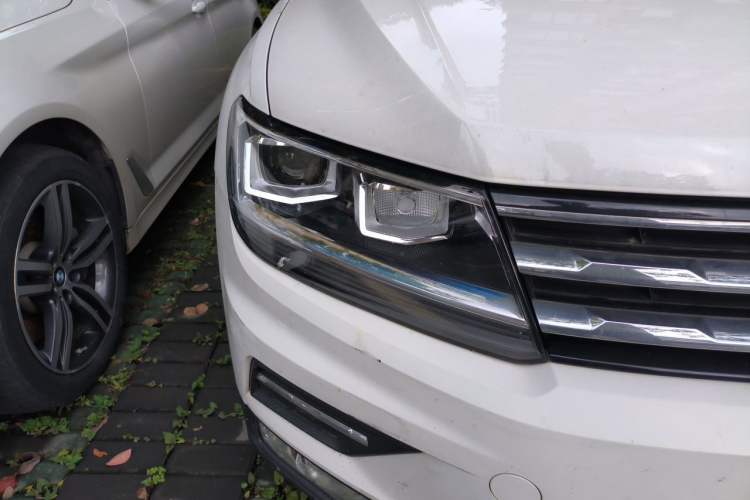 Used Volkswagen Tiguan L 2018 280TSI Automatic Two-Wheel Drive Comfort Edition Right Front Headlight
