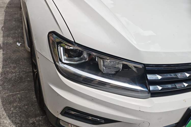 Used Volkswagen Tiguan L 2018 Facelift 330TSI Automatic Two-Wheel Drive Luxury Edition Right Front Headlight