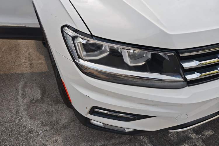 Used Volkswagen Tiguan L 2018 330TSI Automatic Two-Wheel Drive Comfort Edition Right Front Headlight