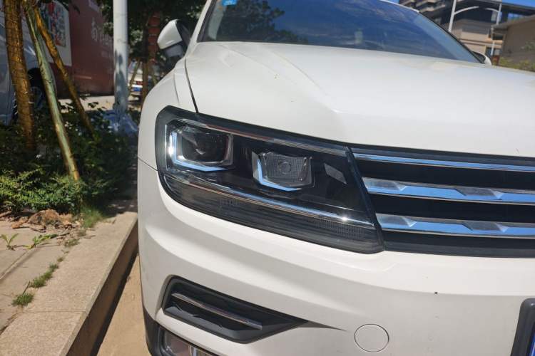 Used Volkswagen Tiguan L 2018 330TSI Automatic Two-Wheel Drive Comfort Edition Right Front Headlight