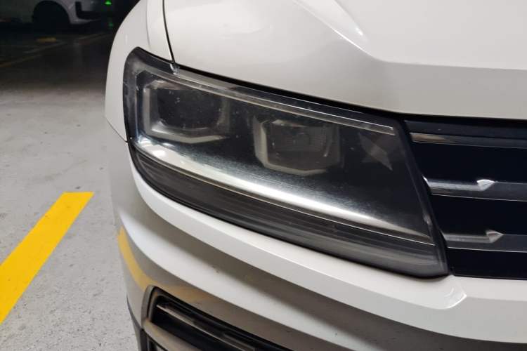 Used Volkswagen Tiguan L 2018 330TSI Automatic Two-Wheel Drive Comfort Edition Right Front Headlight