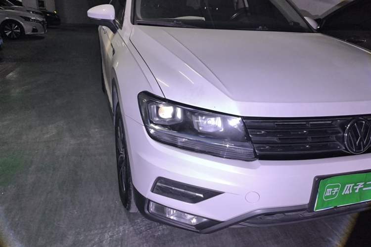 Used Volkswagen Tiguan L 2018 330TSI Automatic Two-Wheel Drive Luxury Edition Right Front Headlight