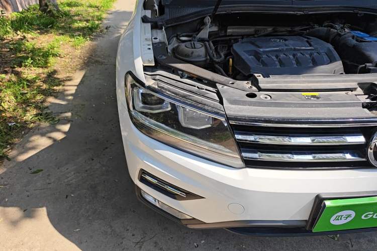 Used Volkswagen Tiguan L 2018 330TSI Automatic Two-Wheel Drive Luxury Edition Right Front Headlight