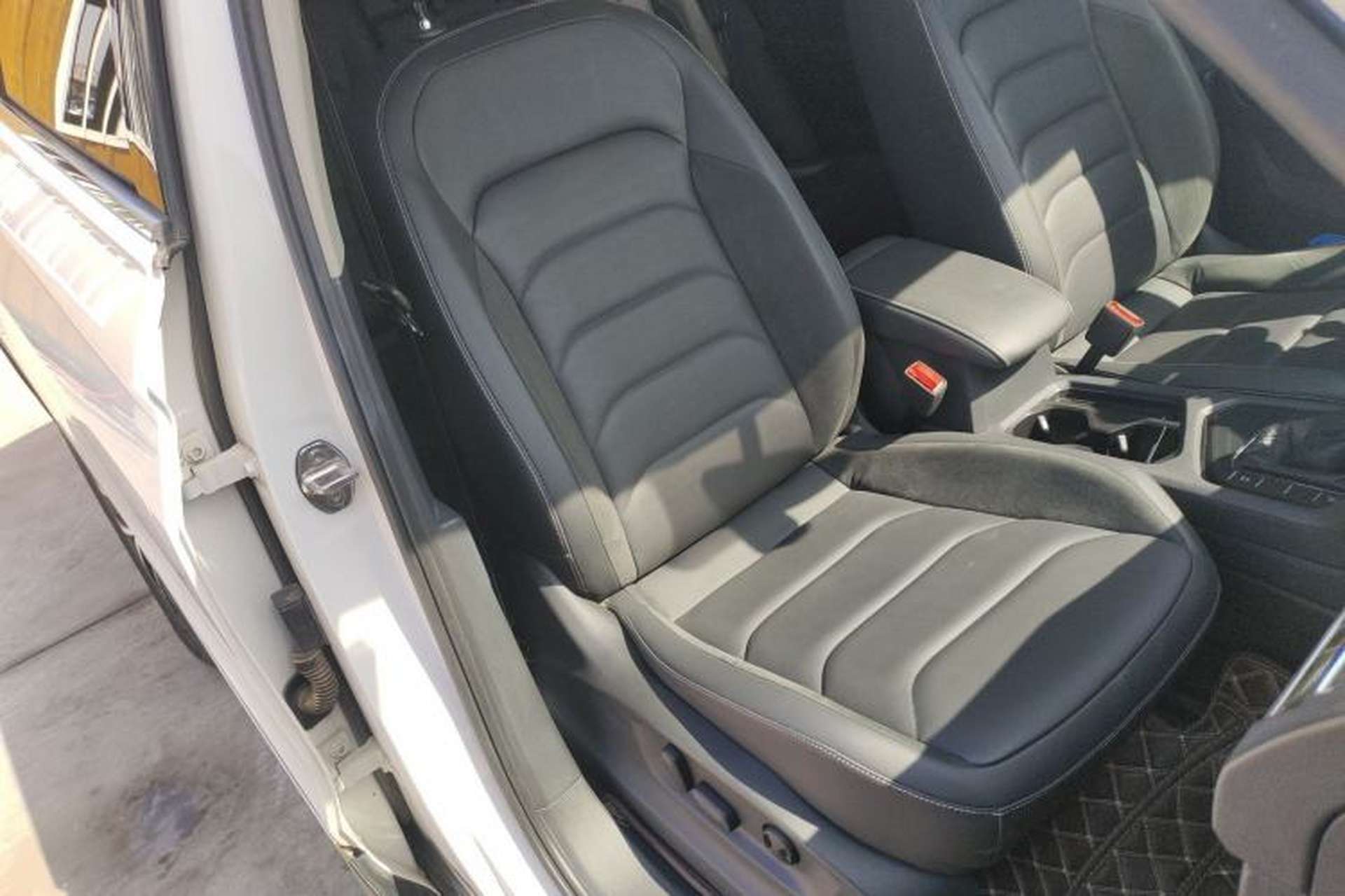Used Volkswagen Tiguan L 2018 Facelift 330TSI Automatic Two-Wheel Drive Luxury Edition Right Front Seat