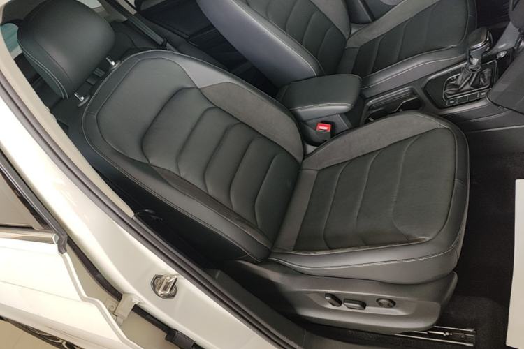 Used Volkswagen Tiguan L 2018 330TSI Automatic Two-Wheel Drive Luxury Edition Right Front Seat
