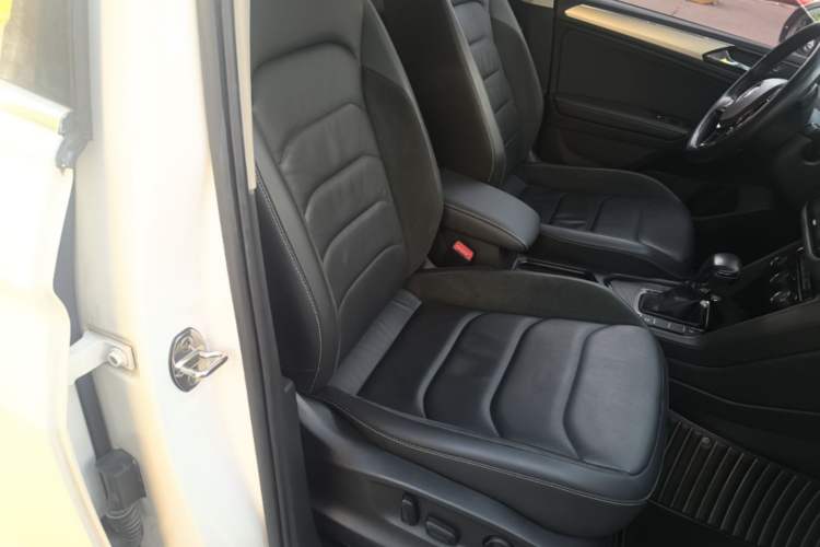 Used Volkswagen Tiguan L 2018 Revised Version 330TSI Automatic Two-Wheel Drive Comfort Edition Right Front Seat