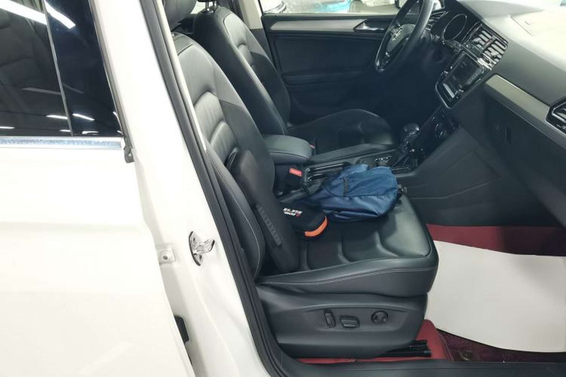 Used Volkswagen Tiguan L 2018 330TSI Automatic Two-Wheel Drive Luxury Edition Right Front Seat