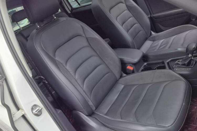 Used Volkswagen Tiguan L 2018 Facelift 330TSI Automatic Two-Wheel Drive Luxury Edition Right Front Seat