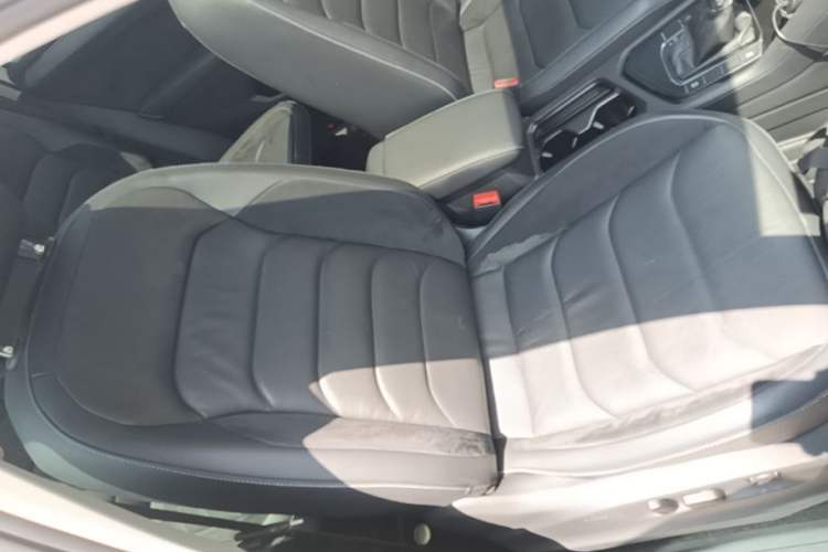 Used Volkswagen Tiguan L 2018 330TSI Automatic Two-Wheel Drive Luxury Edition Right Front Seat