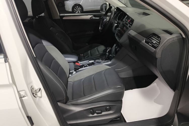 Used Volkswagen Tiguan L 2018 280TSI Automatic Two-Wheel Drive Comfort Edition Right Front Seat