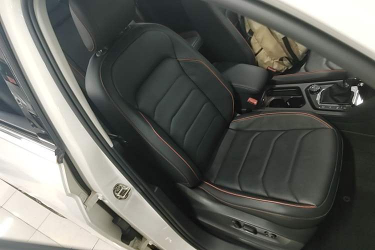 Used Volkswagen Tiguan L 2018 Revised Version 380TSI Automatic All-Wheel Drive Flagship Edition Right Front Seat