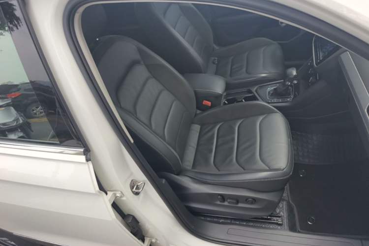 Used Volkswagen Tiguan L 2018 Facelift 330TSI Automatic Two-Wheel Drive Luxury Edition Right Front Seat