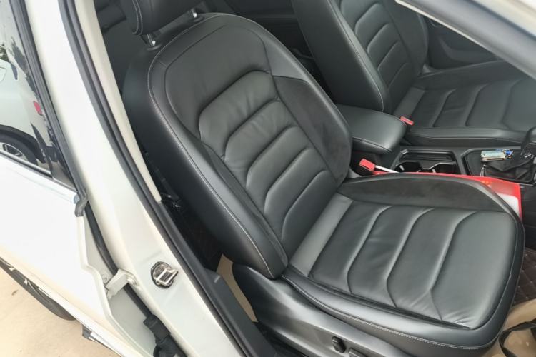 Used Volkswagen Tiguan L 2018 330TSI Automatic Two-Wheel Drive Luxury Edition Right Front Seat