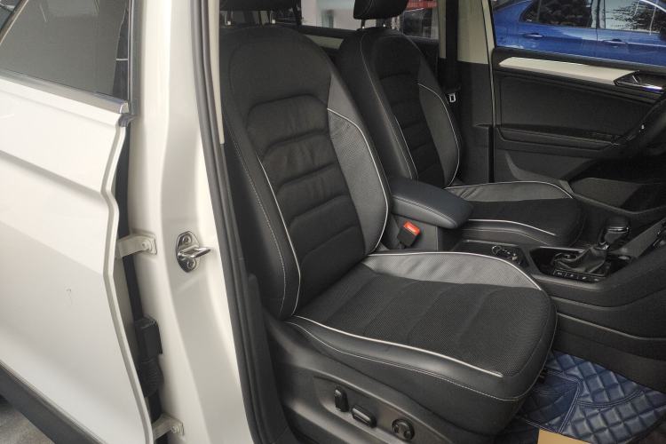 Used Volkswagen Tiguan L 2018 330TSI Automatic Two-Wheel Drive Flagship Edition Right Front Seat