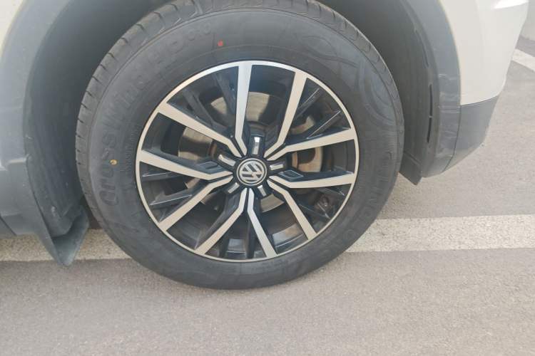 Used Volkswagen Tiguan L 2018 Facelift 330TSI Automatic Two-Wheel Drive Luxury Edition Right Front Wheel Hub