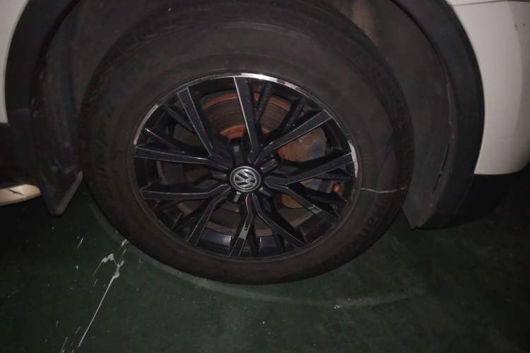 Used Volkswagen Tiguan L 2018 330TSI Automatic Two-Wheel Drive Luxury Edition Right Front Wheel Hub