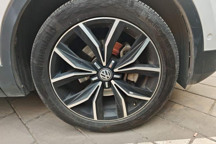 Used Volkswagen Tiguan L 2018 Revised 330TSI Automatic Two-Wheel Drive Flagship Edition Right Front Wheel Hub
