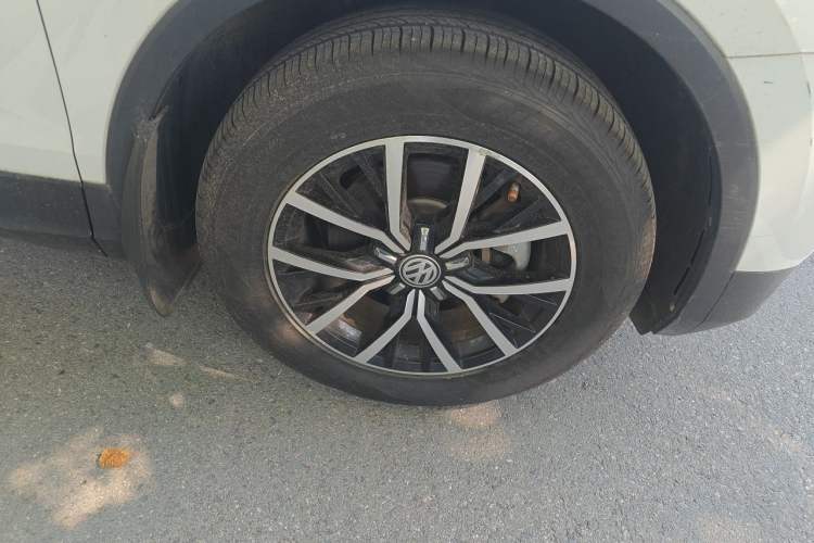 Used Volkswagen Tiguan L 2018 330TSI Automatic Two-Wheel Drive Luxury Edition Right Front Wheel Hub
