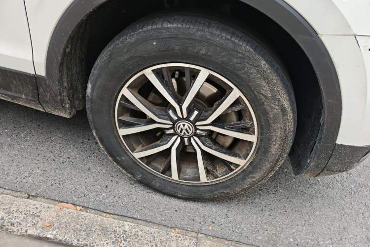 Used Volkswagen Tiguan L 2018 Facelift 330TSI Automatic Two-Wheel Drive Luxury Edition Right Front Wheel Hub