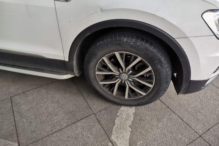 Used Volkswagen Tiguan L 2018 330TSI Automatic Two-Wheel Drive Luxury Edition Right Front Wheel Hub