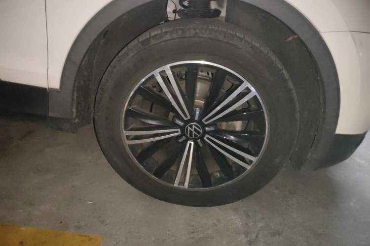 Used Volkswagen Tiguan L 2018 280TSI Automatic Two-Wheel Drive Comfort Edition Right Front Wheel Hub