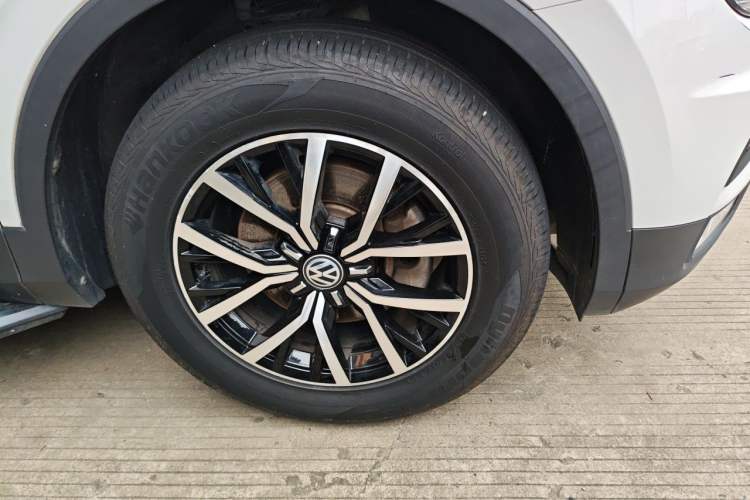 Used Volkswagen Tiguan L 2018 330TSI Automatic Two-Wheel Drive Comfort Edition Right Front Wheel Hub