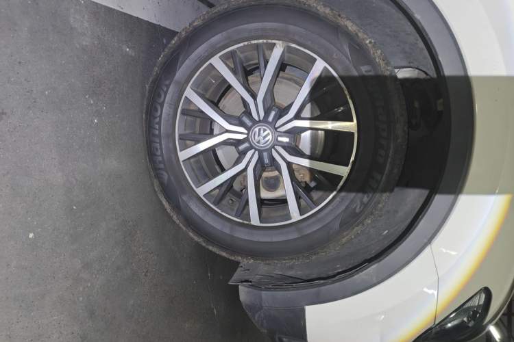 Used Volkswagen Tiguan L 2018 330TSI Automatic Two-Wheel Drive Luxury Edition Right Front Wheel Hub