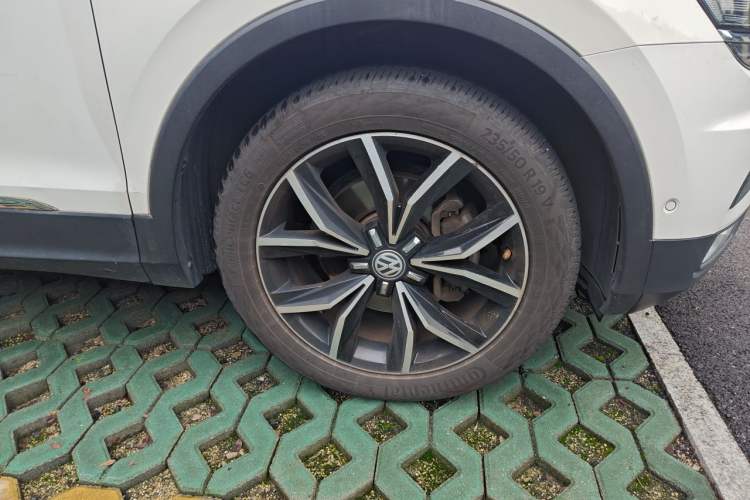 Used Volkswagen Tiguan L 2018 Revised 330TSI Automatic Two-Wheel Drive Flagship Edition Right Front Wheel Hub