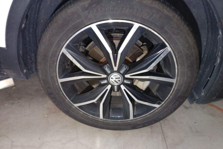 Used Volkswagen Tiguan L 2018 330TSI Automatic Two-Wheel Drive Flagship Edition Right Front Wheel Hub