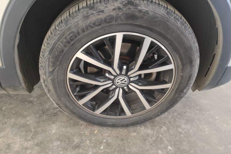 Used Volkswagen Tiguan L 2018 330TSI Automatic Two-Wheel Drive Luxury Edition Right Front Wheel Hub