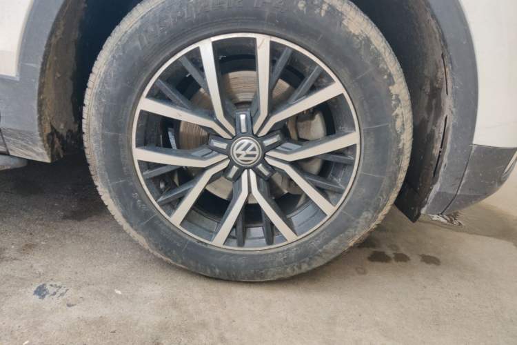 Used Volkswagen Tiguan L 2018 330TSI Automatic Two-Wheel Drive Luxury Edition Right Front Wheel Hub