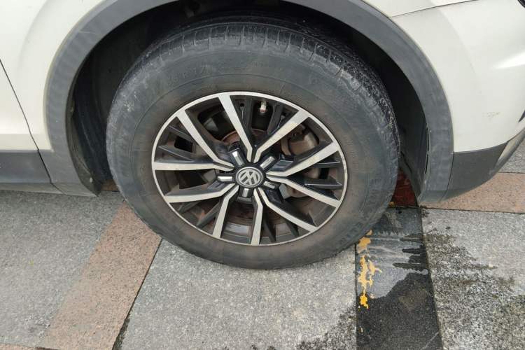 Used Volkswagen Tiguan L 2018 330TSI Automatic Two-Wheel Drive Comfort Edition Right Front Wheel Hub