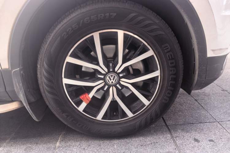 Used Volkswagen Tiguan L 2018 Facelift 330TSI Automatic Two-Wheel Drive Luxury Edition Right Front Wheel Hub