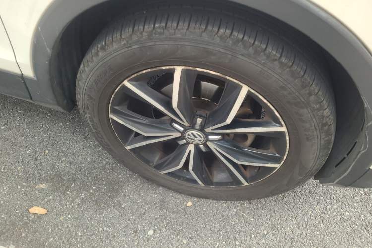 Used Volkswagen Tiguan L 2018 380TSI Automatic All-Wheel Drive Flagship Edition Right Front Wheel Hub