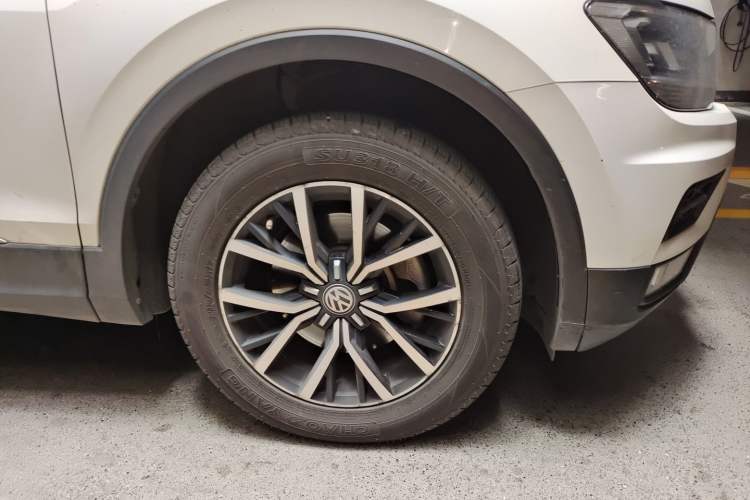 Used Volkswagen Tiguan L 2018 330TSI Automatic Two-Wheel Drive Comfort Edition Right Front Wheel Hub