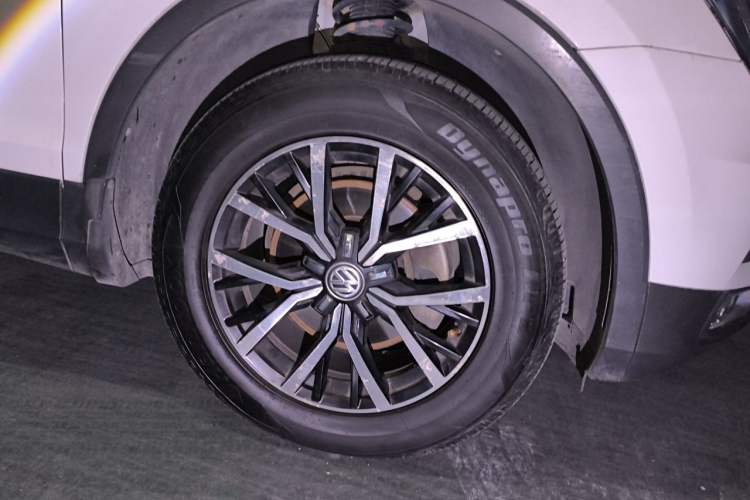 Used Volkswagen Tiguan L 2018 330TSI Automatic Two-Wheel Drive Luxury Edition Right Front Wheel Hub