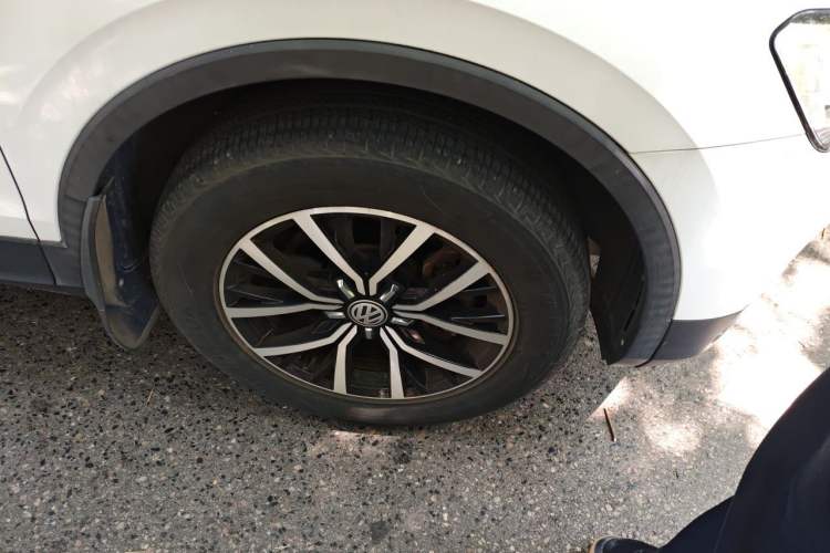 Used Volkswagen Tiguan L 2018 330TSI Automatic Two-Wheel Drive Luxury Edition Right Front Wheel Hub
