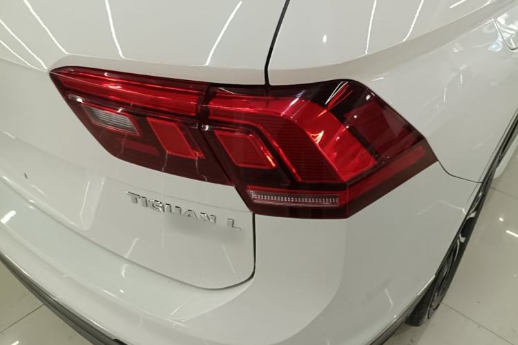 Used Volkswagen Tiguan L 2018 Facelift 330TSI Automatic Two-Wheel Drive Luxury Edition Right Rear Taillight