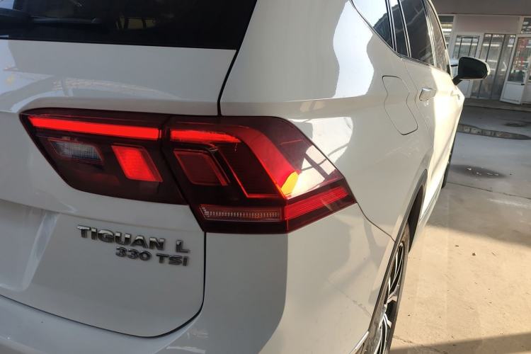 Used Volkswagen Tiguan L 2018 Facelift 330TSI Automatic Two-Wheel Drive Luxury Edition Right Rear Taillight